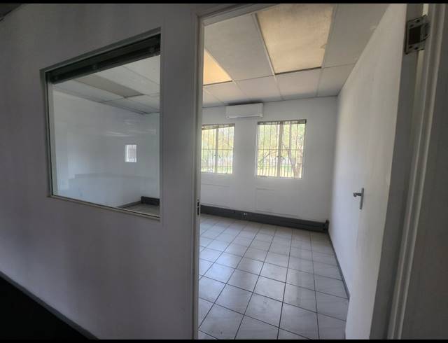 182M² OFFICE TO LET IN RANDJESPARK